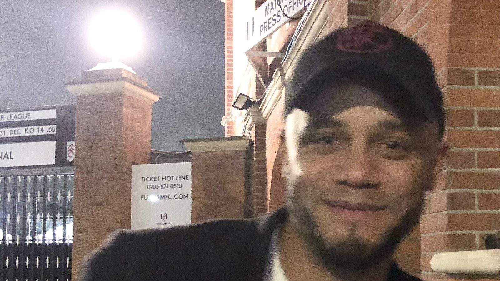 Vincent Kompany Burnleyn valmentajana Fulhamia vastaan