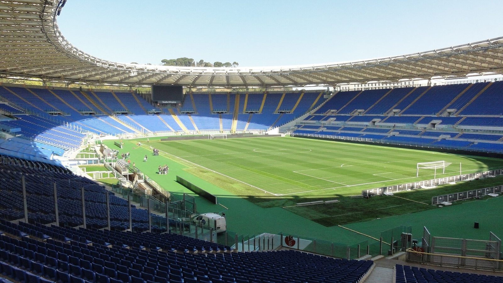 Stadio Olimpico (Roma), Stadio Olimpicon katsomo ja kenttä