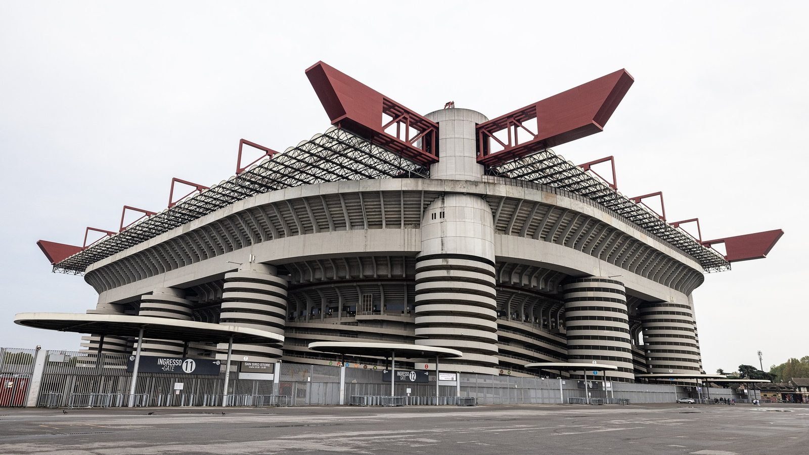 Ulkokuva Milanin kotistadionista San Sirosta (Giuseppe Meazza) Milanossa.