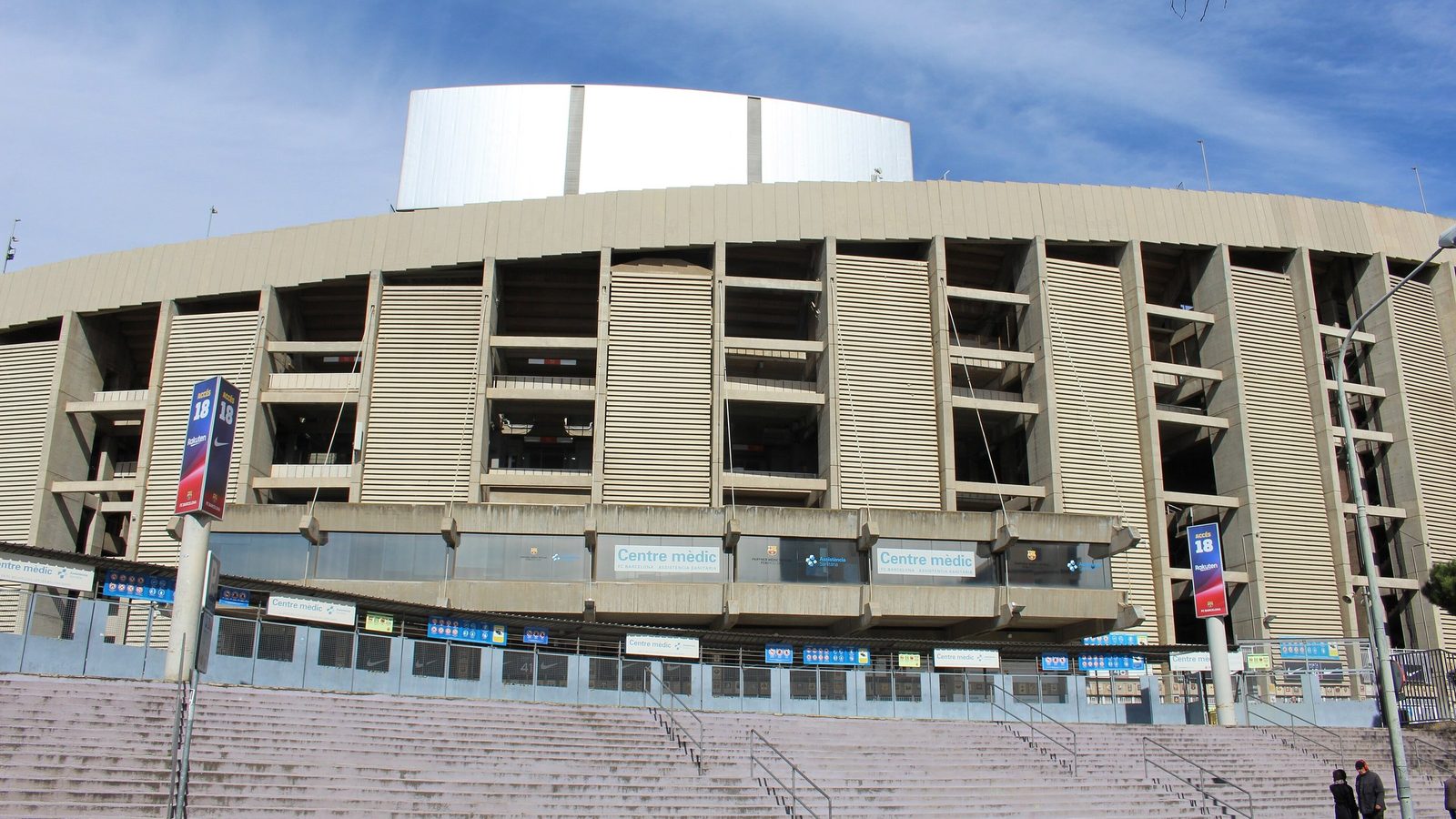 Camp Nou -stadionin ulkokatsomo Barcelonassa, FC Barcelonan kotistadion (kuva vuodelta 2019, ennen peruskorjausta).