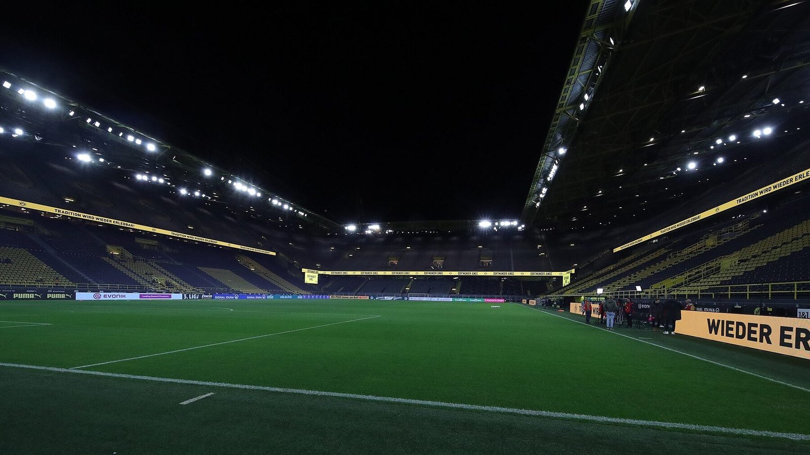 Westfalenstadion (Dortmund), Westfalenstadion illalla