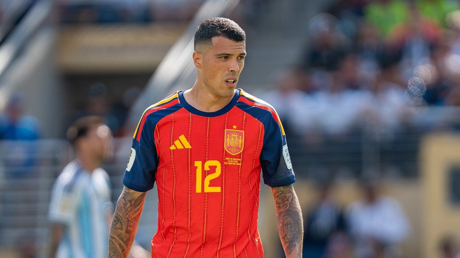 Pedro Porro Espanjan paidassa MM-finaalissa Argentiinaa vastaan