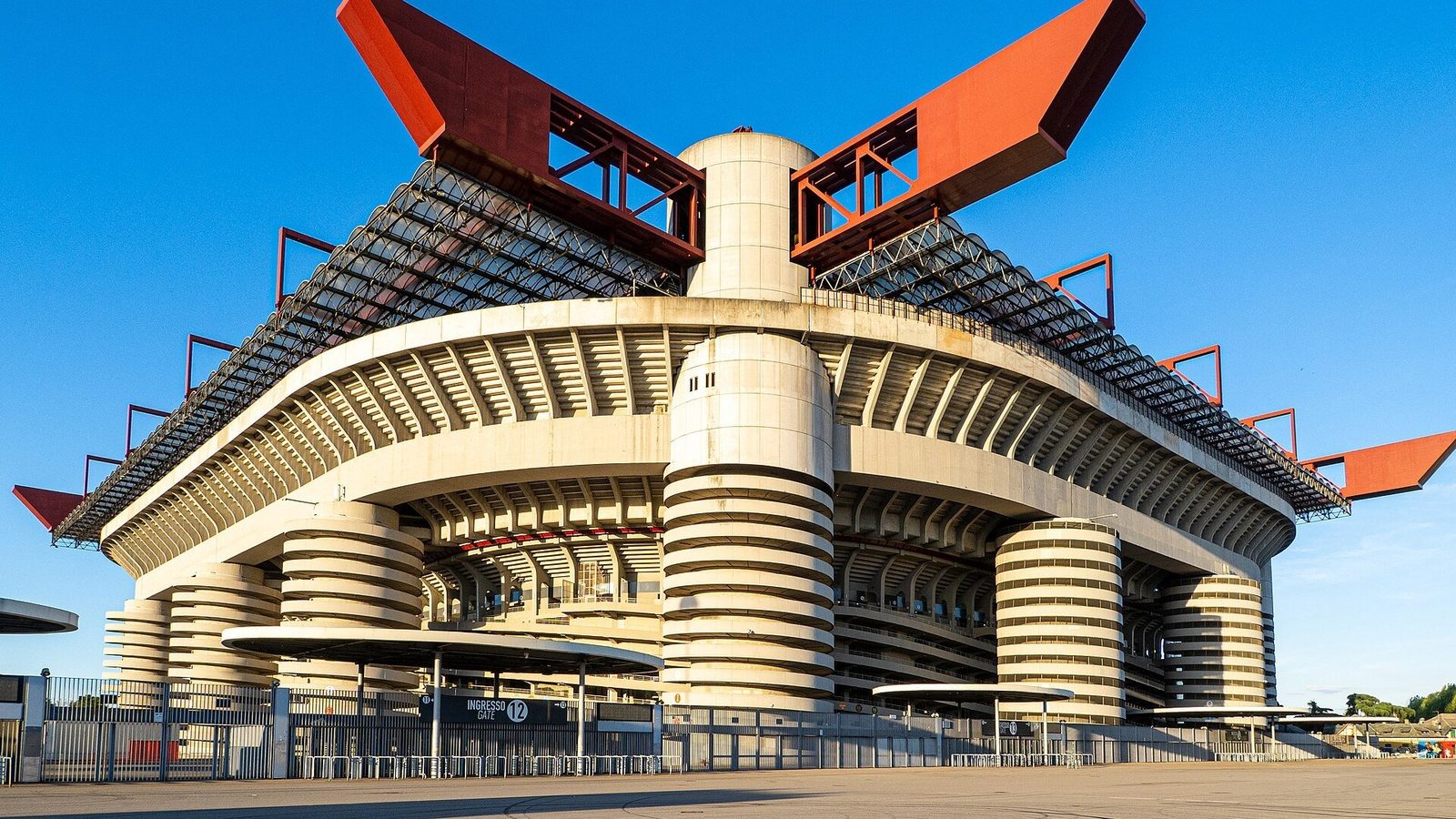 San Siro ulkoa